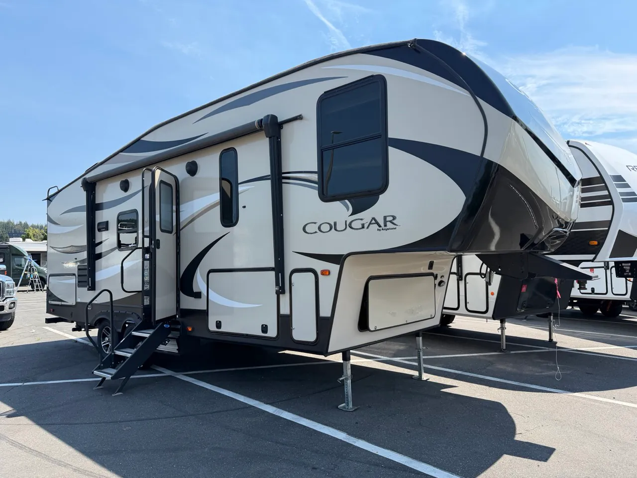 2019 Keystone Cougar Half-Ton 25RESWE - Photo 2