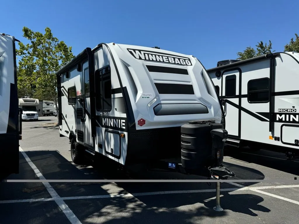2025 Winnebago Minnie 2326BH - Photo 3