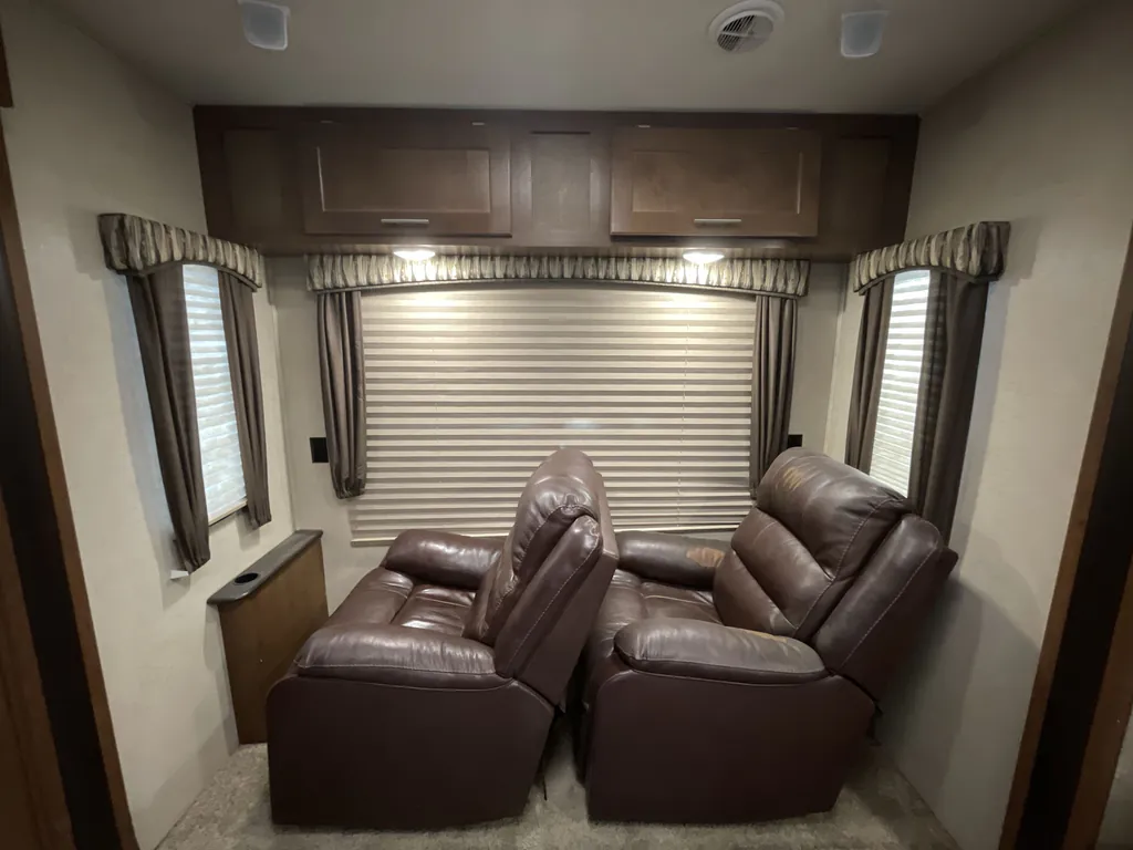 2017 Forest River Wildcat Maxx 317RL, Photos photo 10