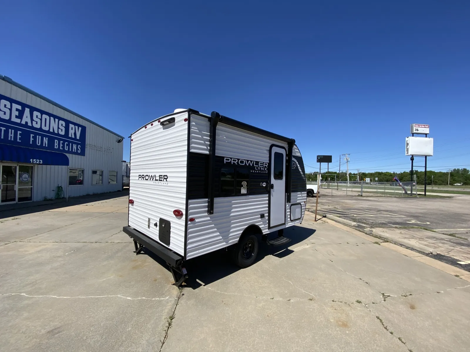 2026 Heartland Prowler 300BH - Photo 3