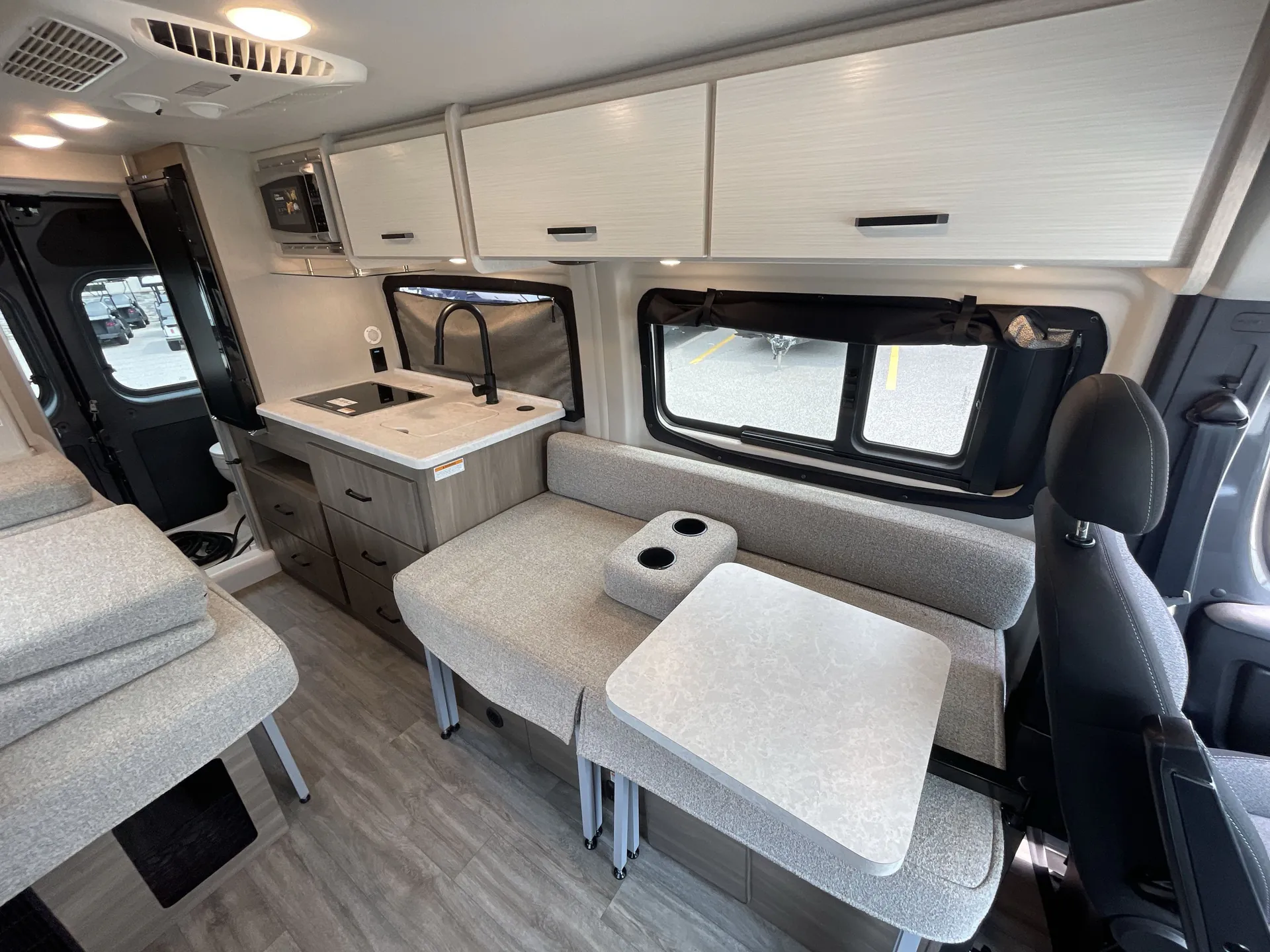 2024 Thor Motor Coach Dazzle 2HB — living area main