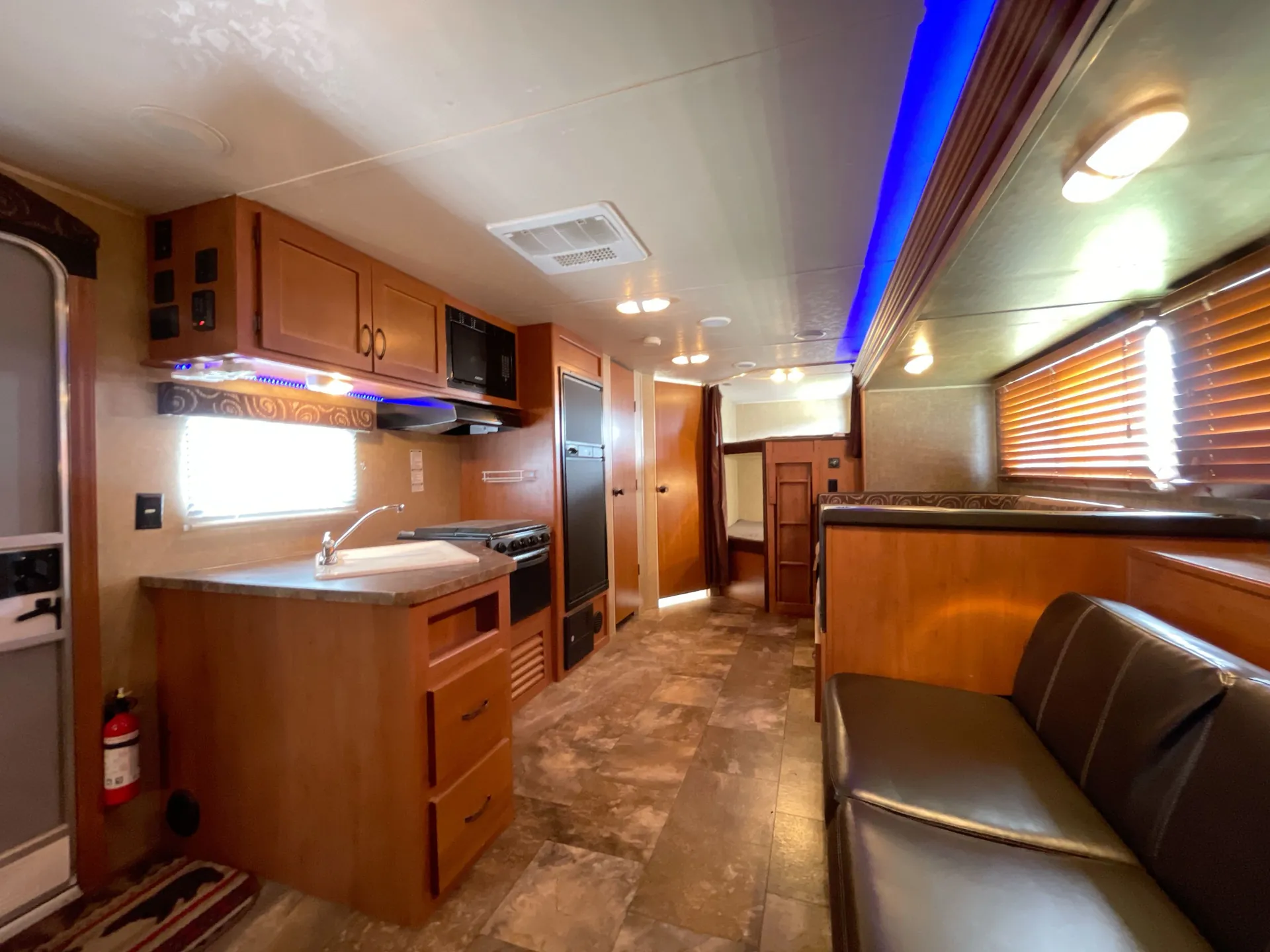 2015 Forest River Cherokee Grey Wolf 26DBH — living area main