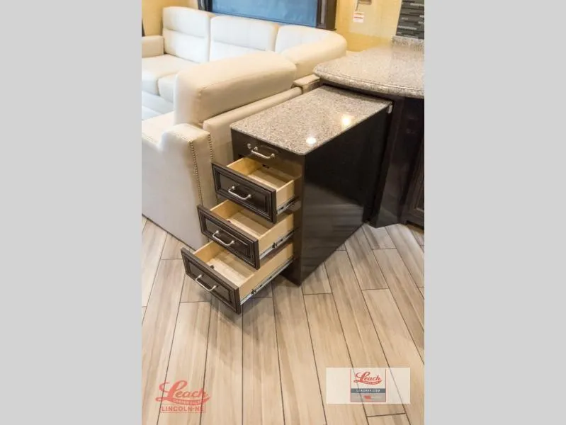 2016 American Coach American Allegiance 42T - Photo 2