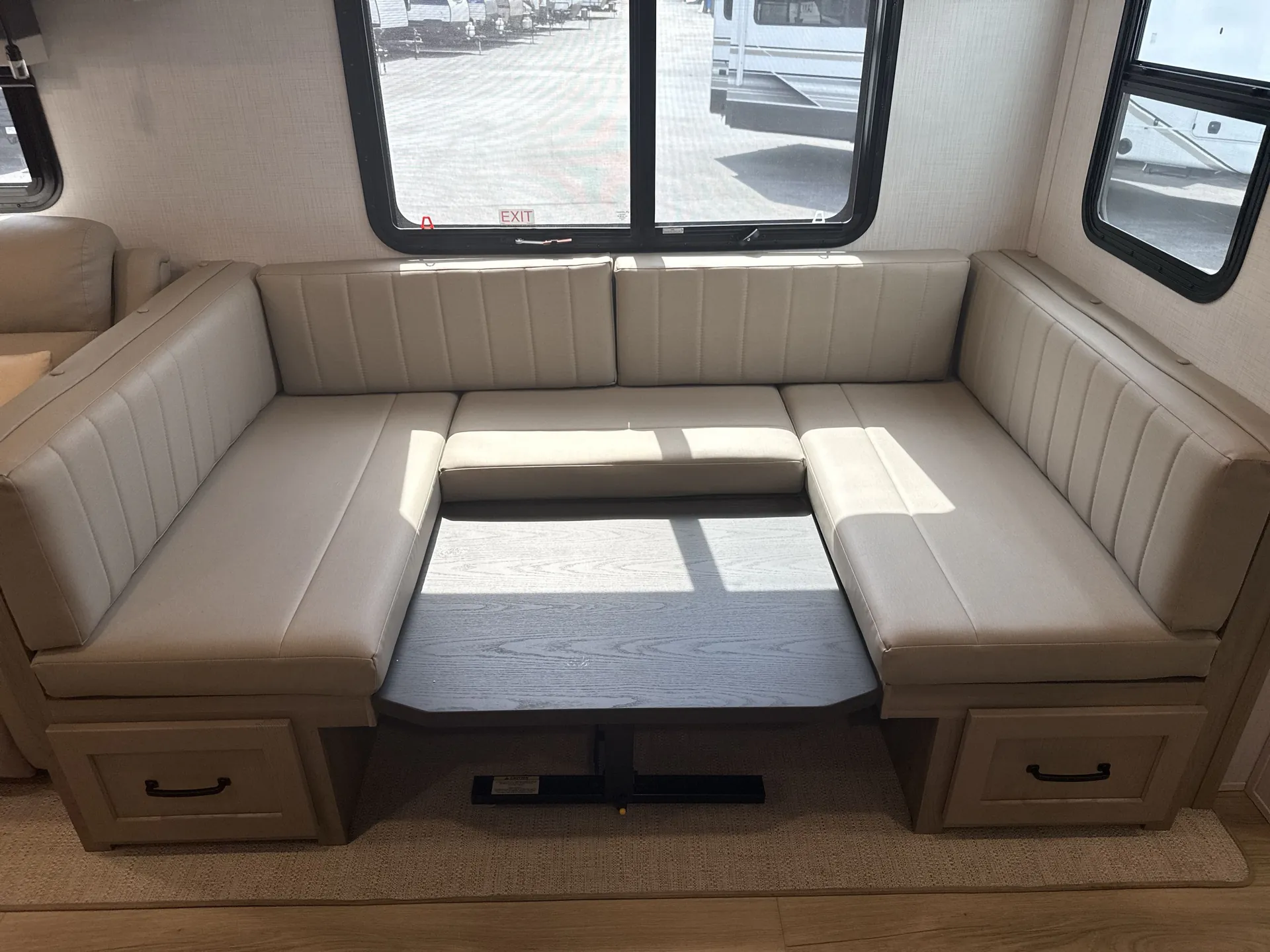 2025 Forest River Flagstaff Super Lite 27DBH — living area main