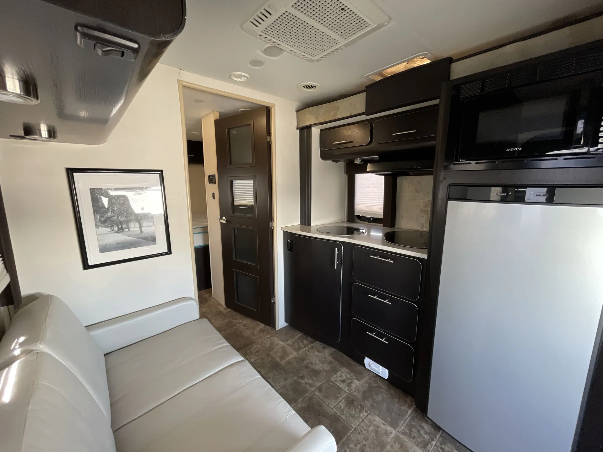 2016 Renegade RV Villagio 25QRS — living area main