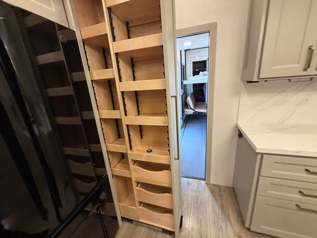 2026 Brinkley Model G 3970, Photos photo 14
