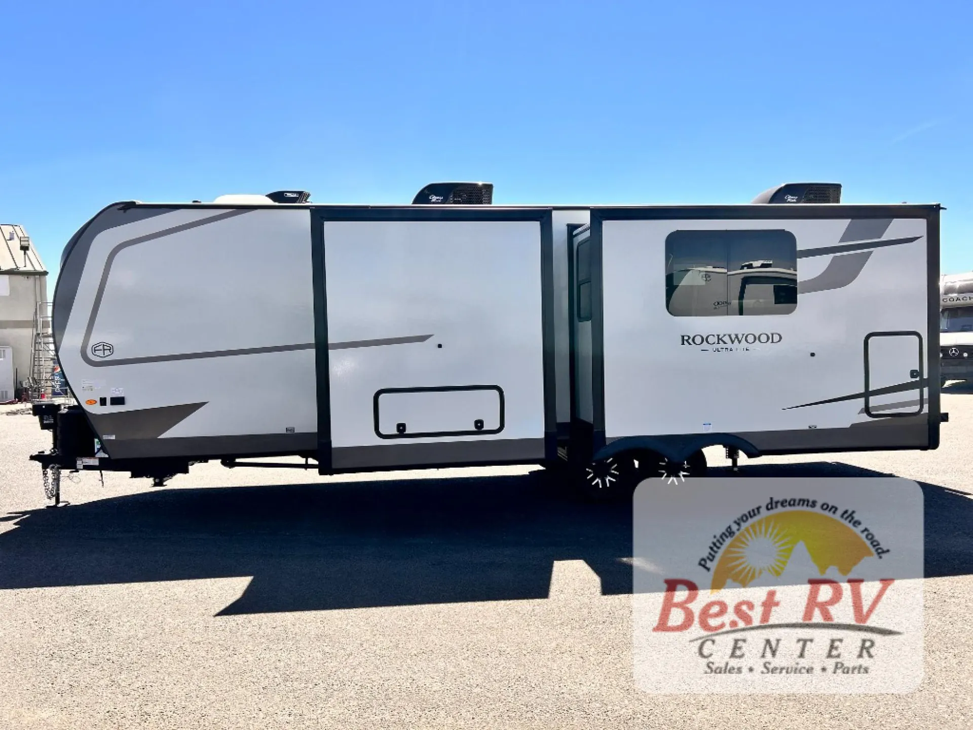 2027 Forest River Rockwood Ultra Lite 2711RK — Photo 7