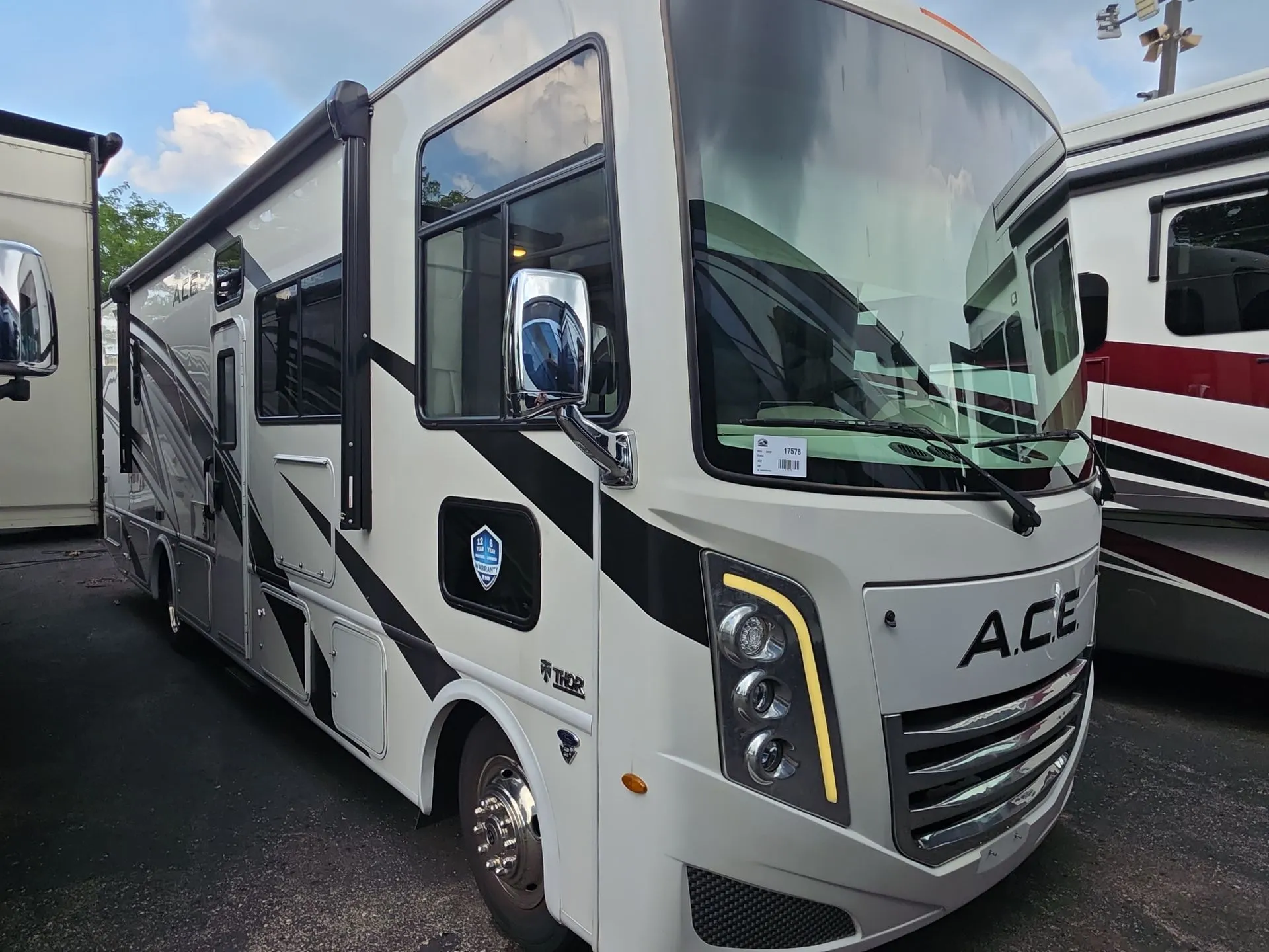 2024 Thor Motor Coach A.C.E 32B - Photo 2