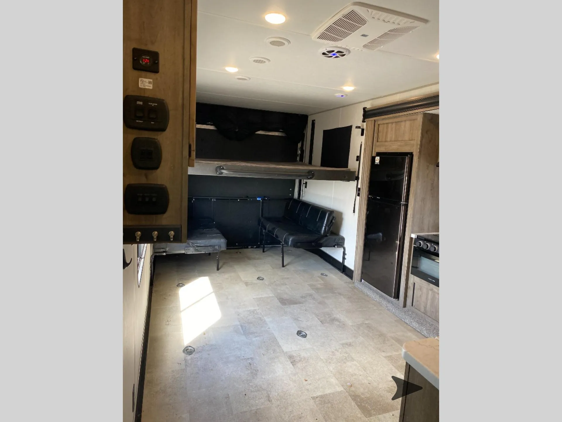 2021 Forest River Vengeance Rogue 26V — Photo 5