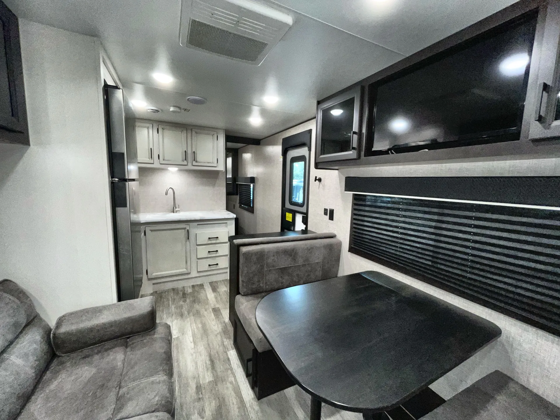 2023 Jayco Jay Flight 274BH — living area main
