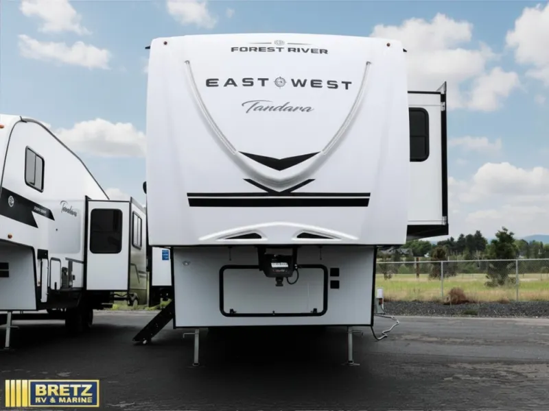2026 East to West Tandara 387BH - Photo 4