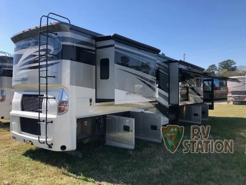 2018 Tiffin Phaeton 40 QKH - Photo 3