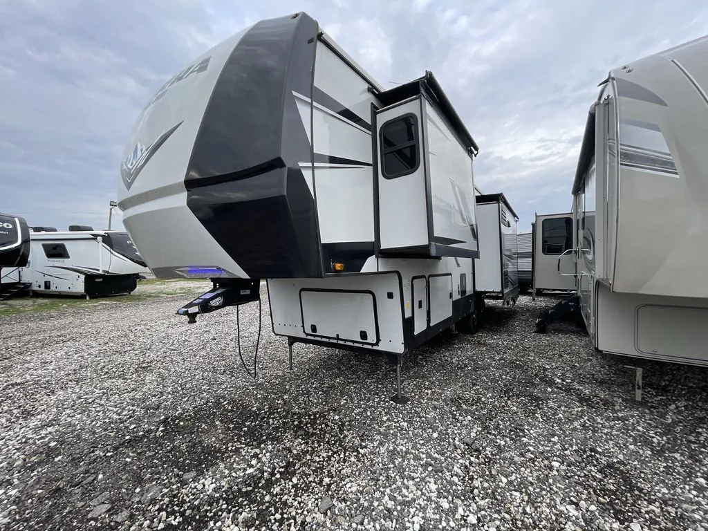 2022 Forest River Sierra Luxury 321RL - Photo 4