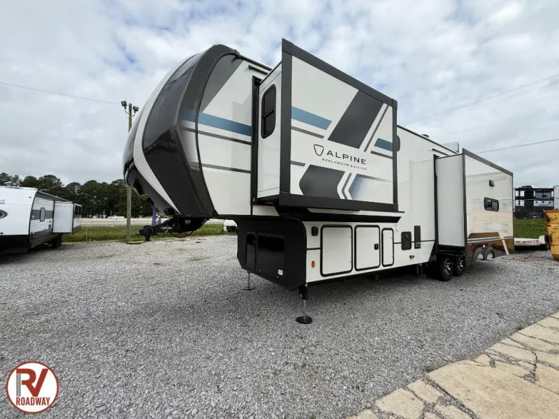 2026 Keystone Alpine Avalanche Edition 321RL - Photo 4