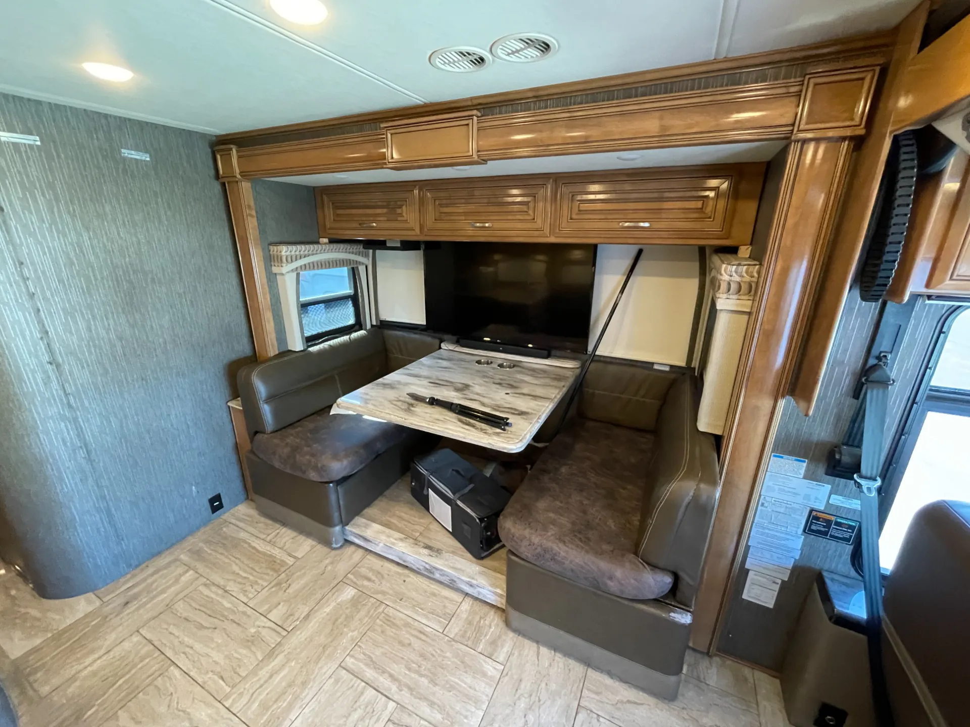 2019 Thor Motor Coach Aria 3401 - Photo 4