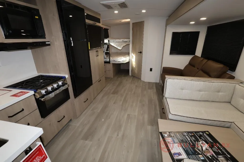 2026 Grand Design Imagine 2800BH - Photo 4