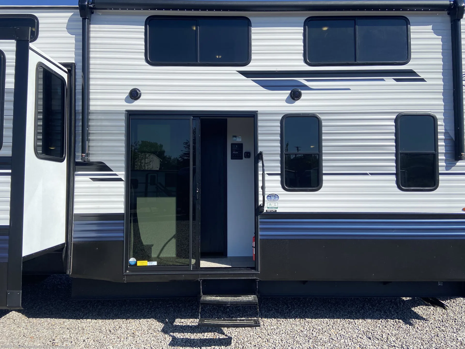 2027 Forest River Puma Vista 421LFT — Photo 7