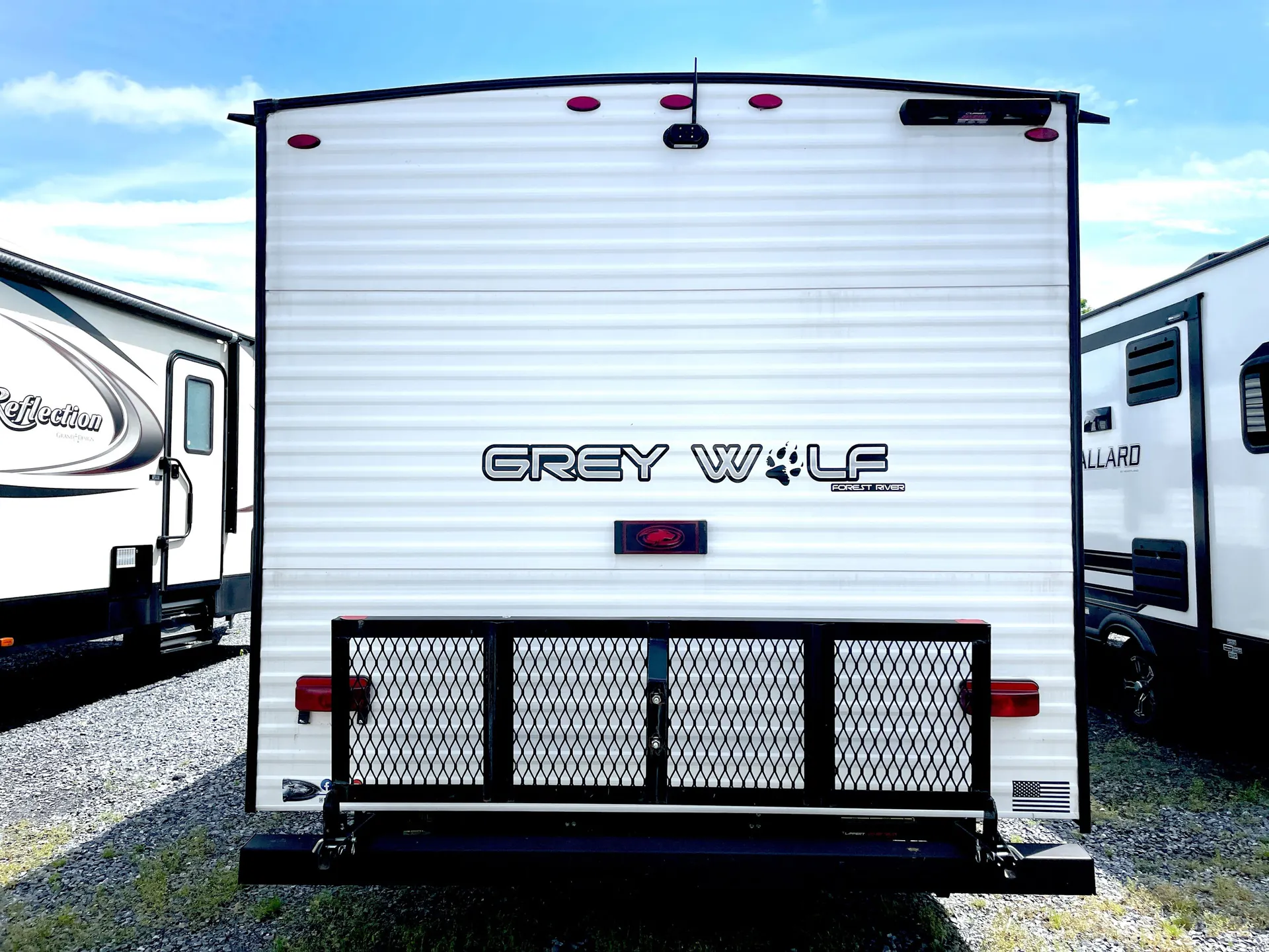 2023 Forest River Cherokee Grey Wolf 26DJSE — backside