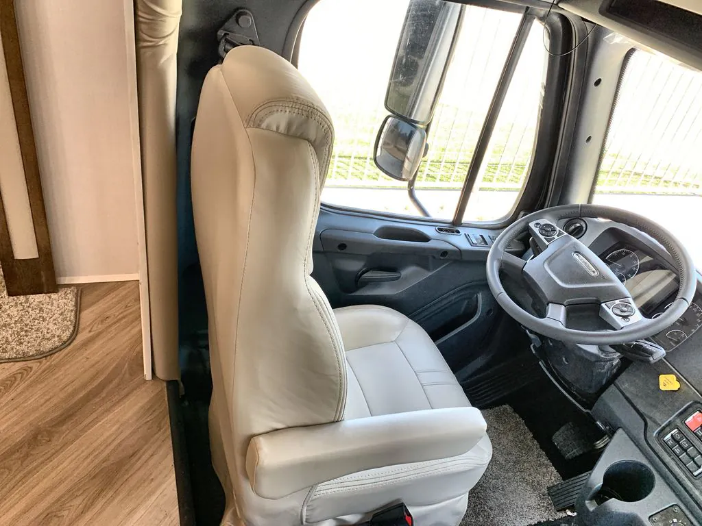 2026 Entegra Coach Accolade 37K, Photos photo 19