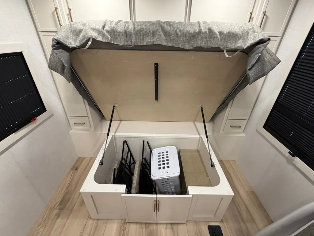 2026 Brinkley Model I 235, Photos photo 17