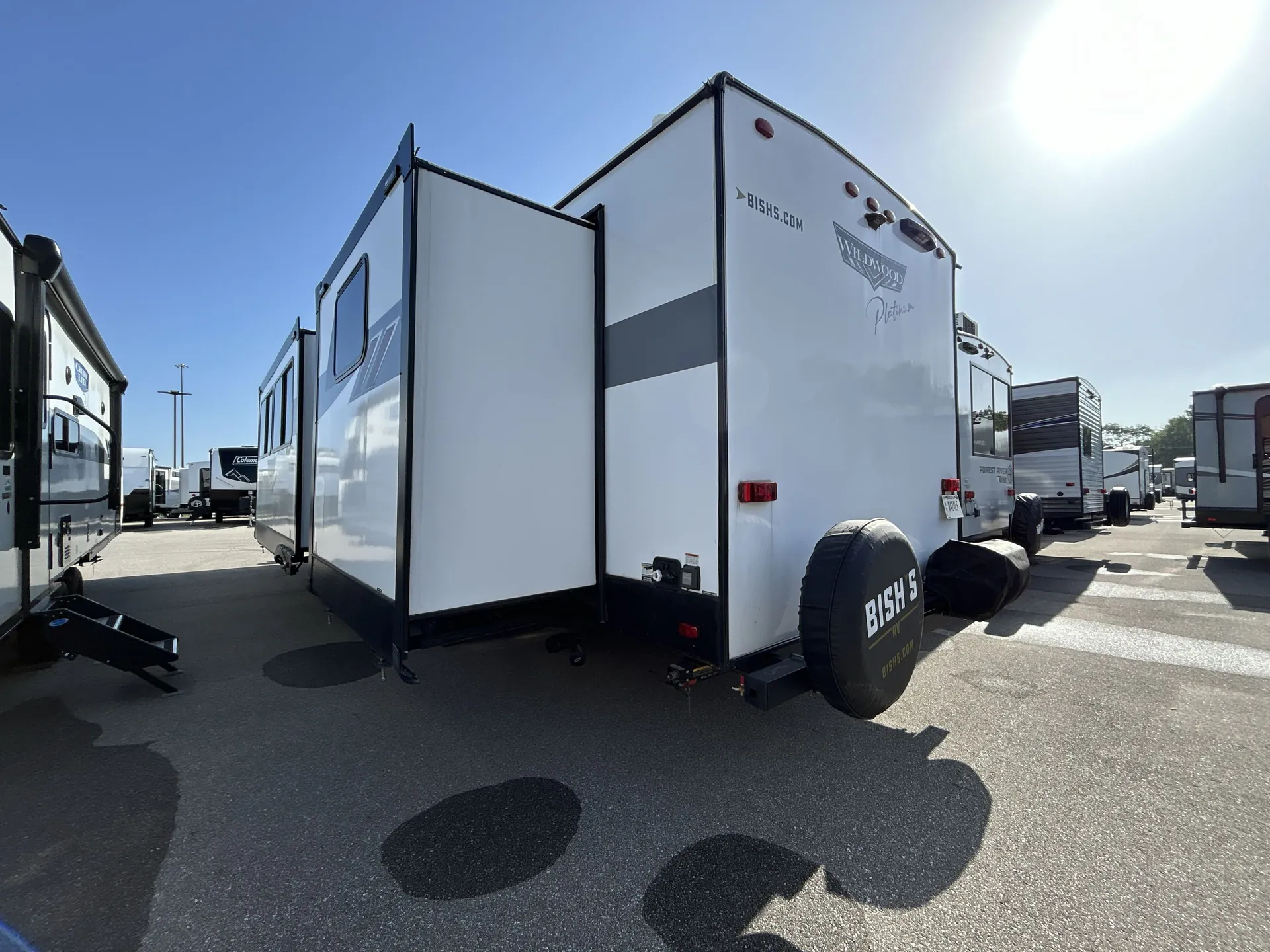 2024 Forest River Wildwood 31KQBTS — backside