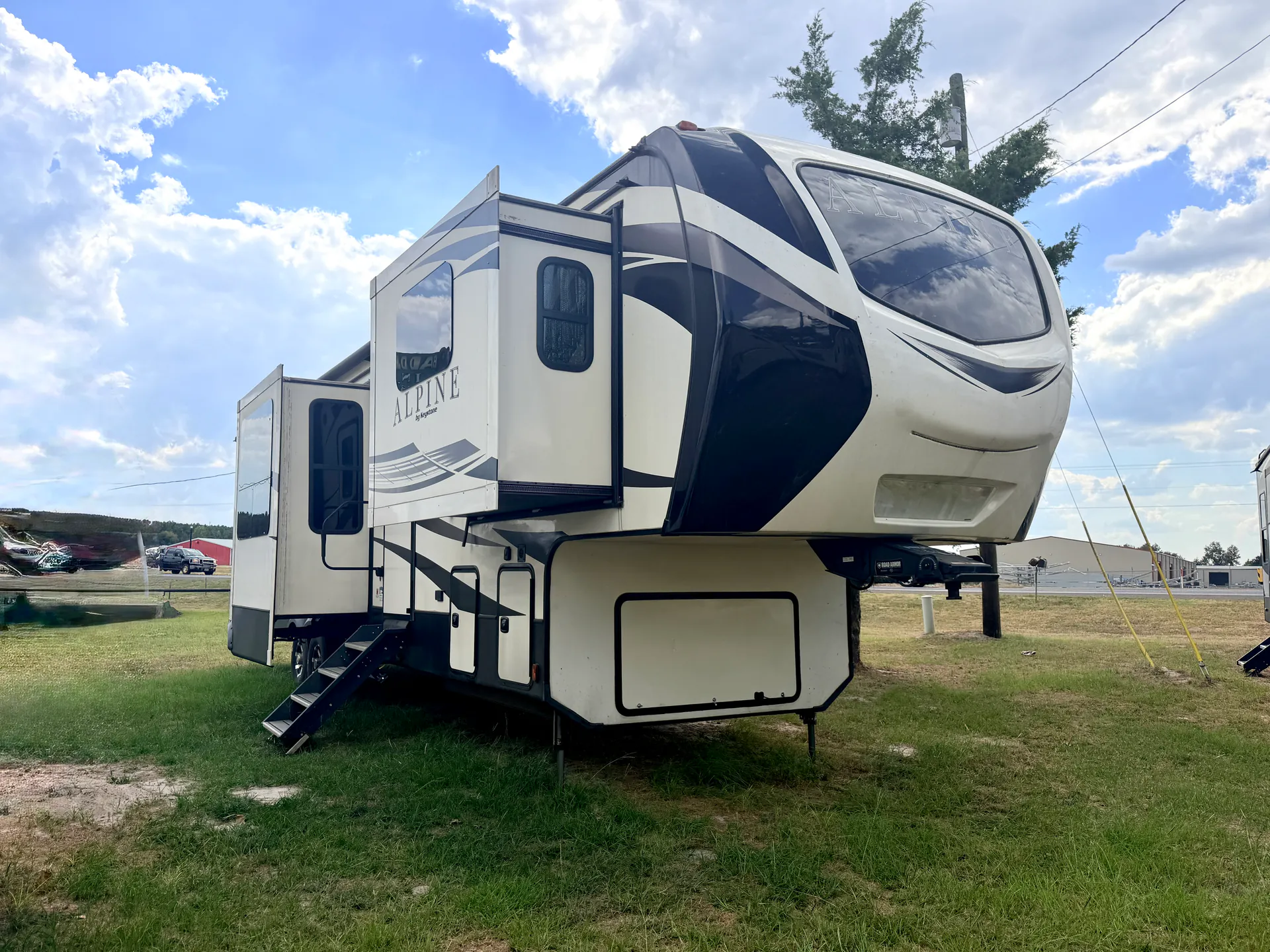 2020 Keystone Alpine 3711KP - Photo 3