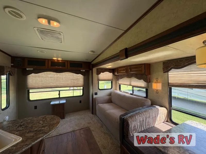 2015 Keystone RV Cougar X-lite 26SAB - Photo 4