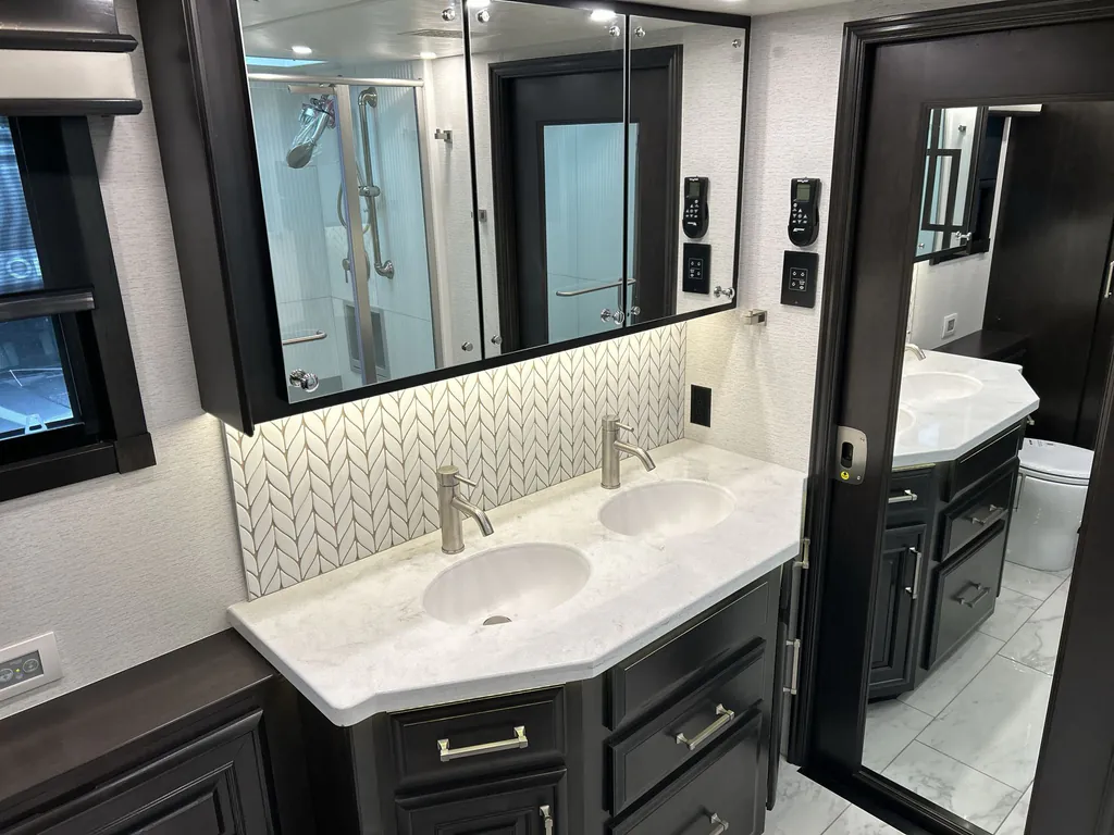 2026 Entegra Coach Aspire 44V, Photos photo 41