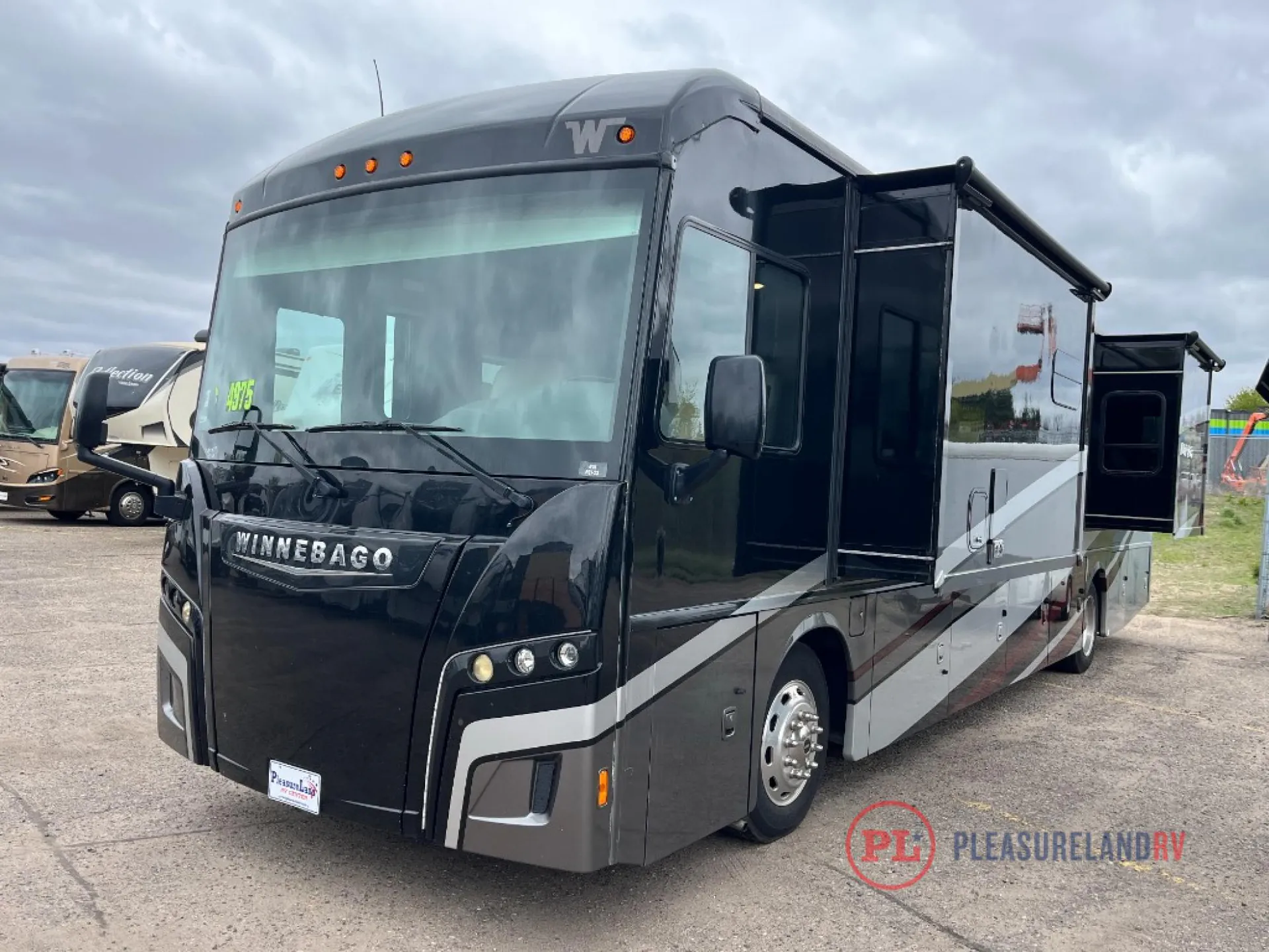 2019 Winnebago Forza 38W - Photo 3