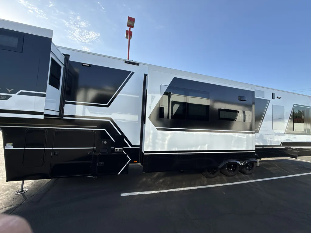 2027 Brinkley Model G 3970, Photos photo 37