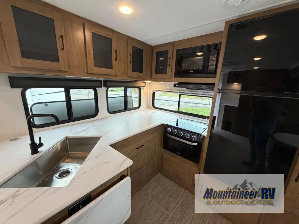 2024 Coachmen Freedom Express Ultra Lite 274RKS, Photos photo 28