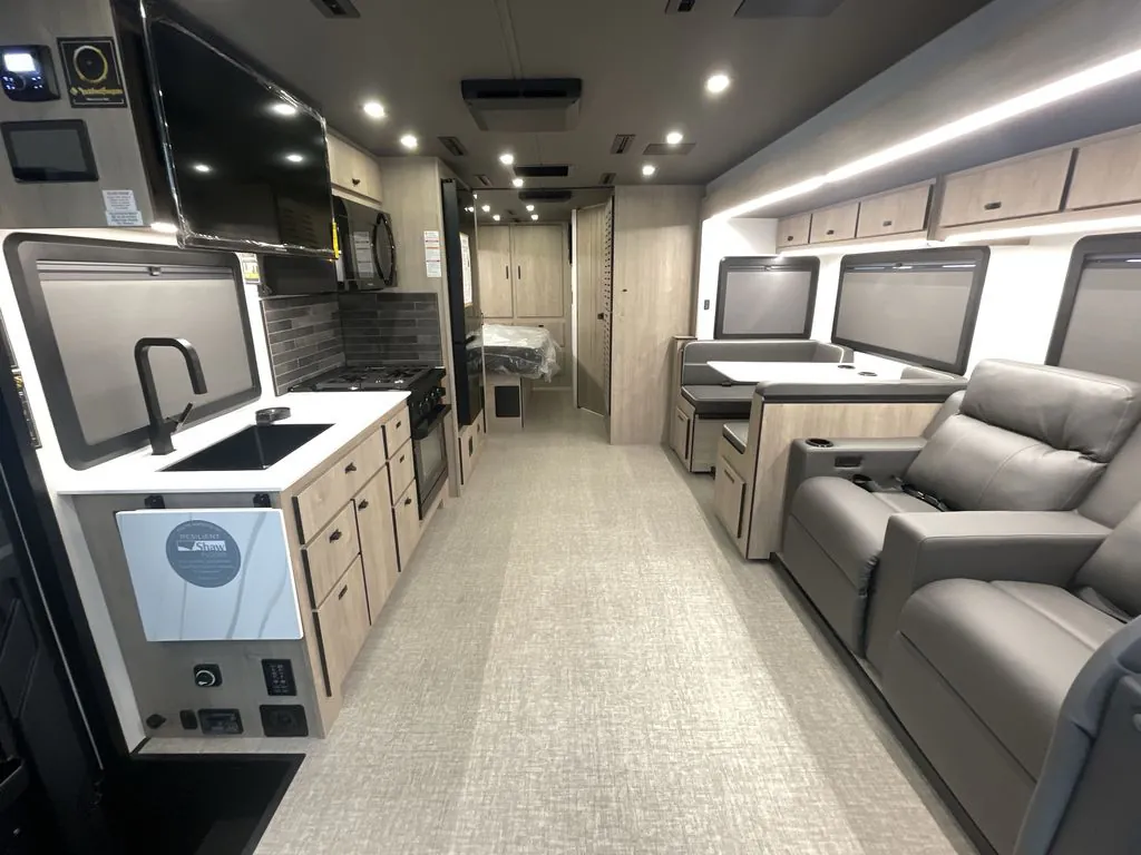 2026 Grand Design Lineage Series F 31ZW - Photo 3