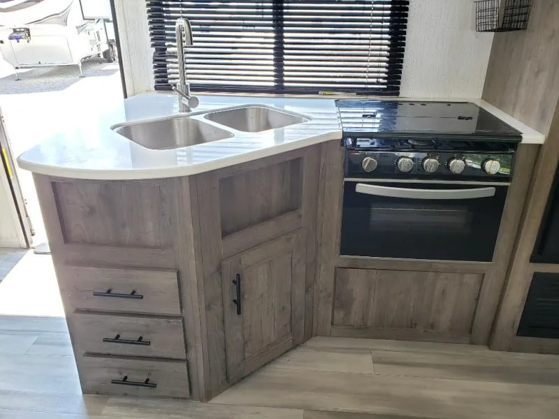2021 Heartland Pioneer Used    BH 280 - Photo 4