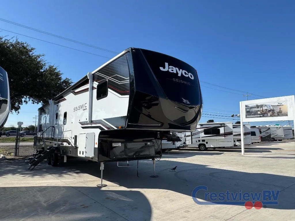 2026 Jayco Seismic 359 - Photo 3