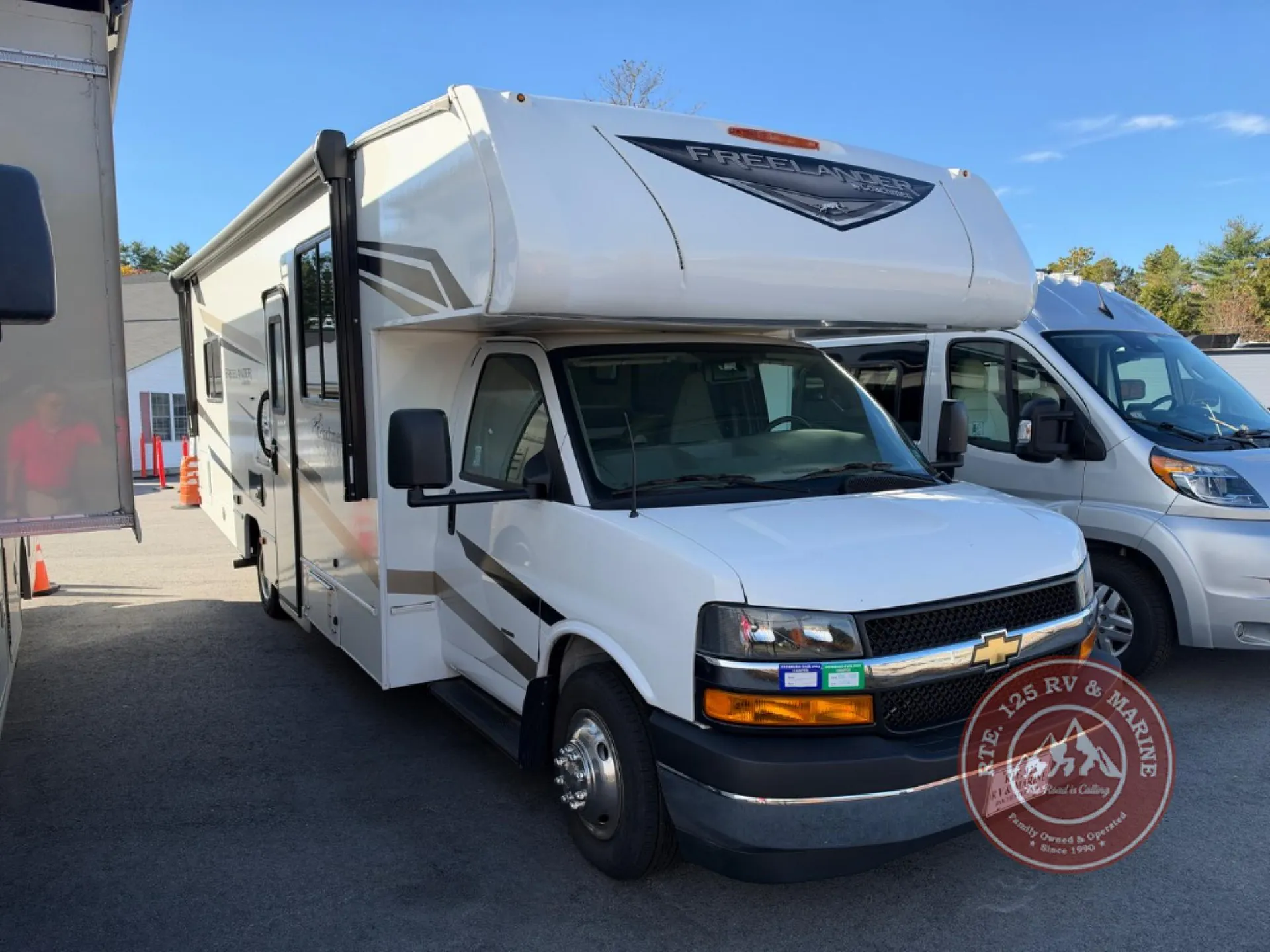 2024 Coachmen Freelander 27QB Chevy 3500 - Photo 2