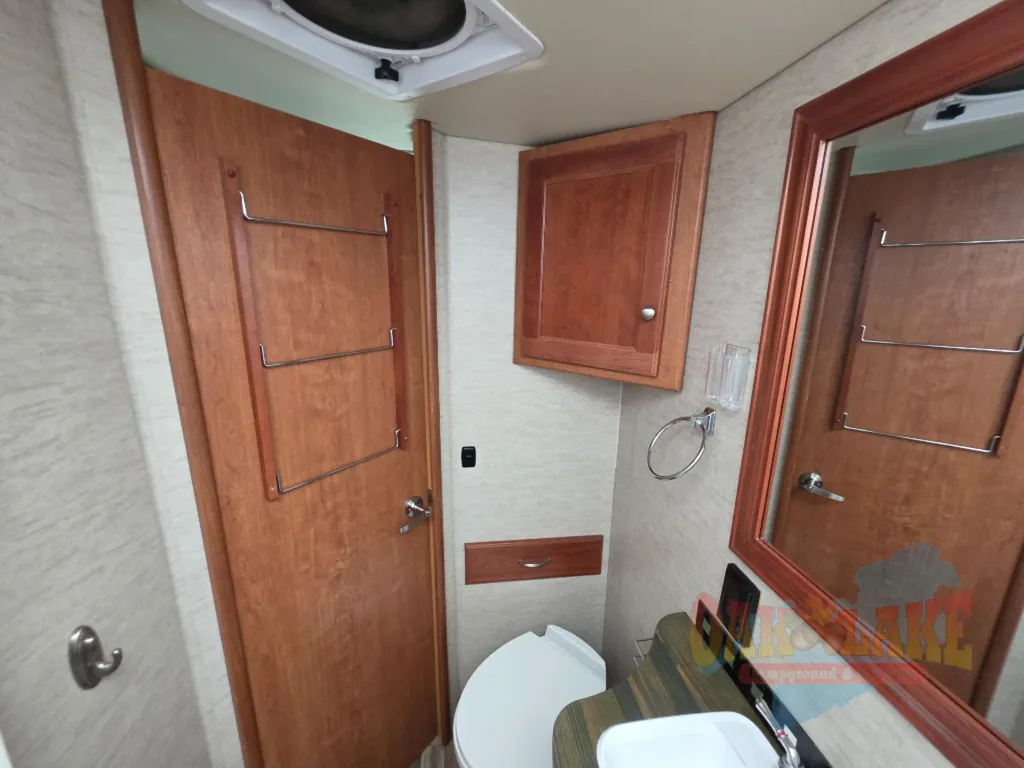 2018 Winnebago Sunstar 27P, Photos photo 34