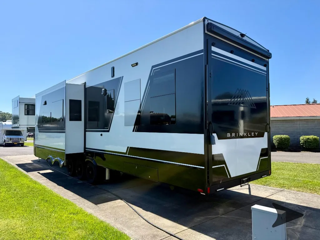 2026 Brinkley Model G 4100, Photos photo 9