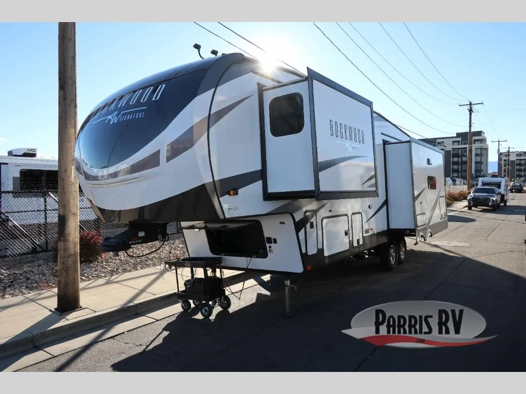 2024 Forest River Rockwood Signature 361RL - Photo 4