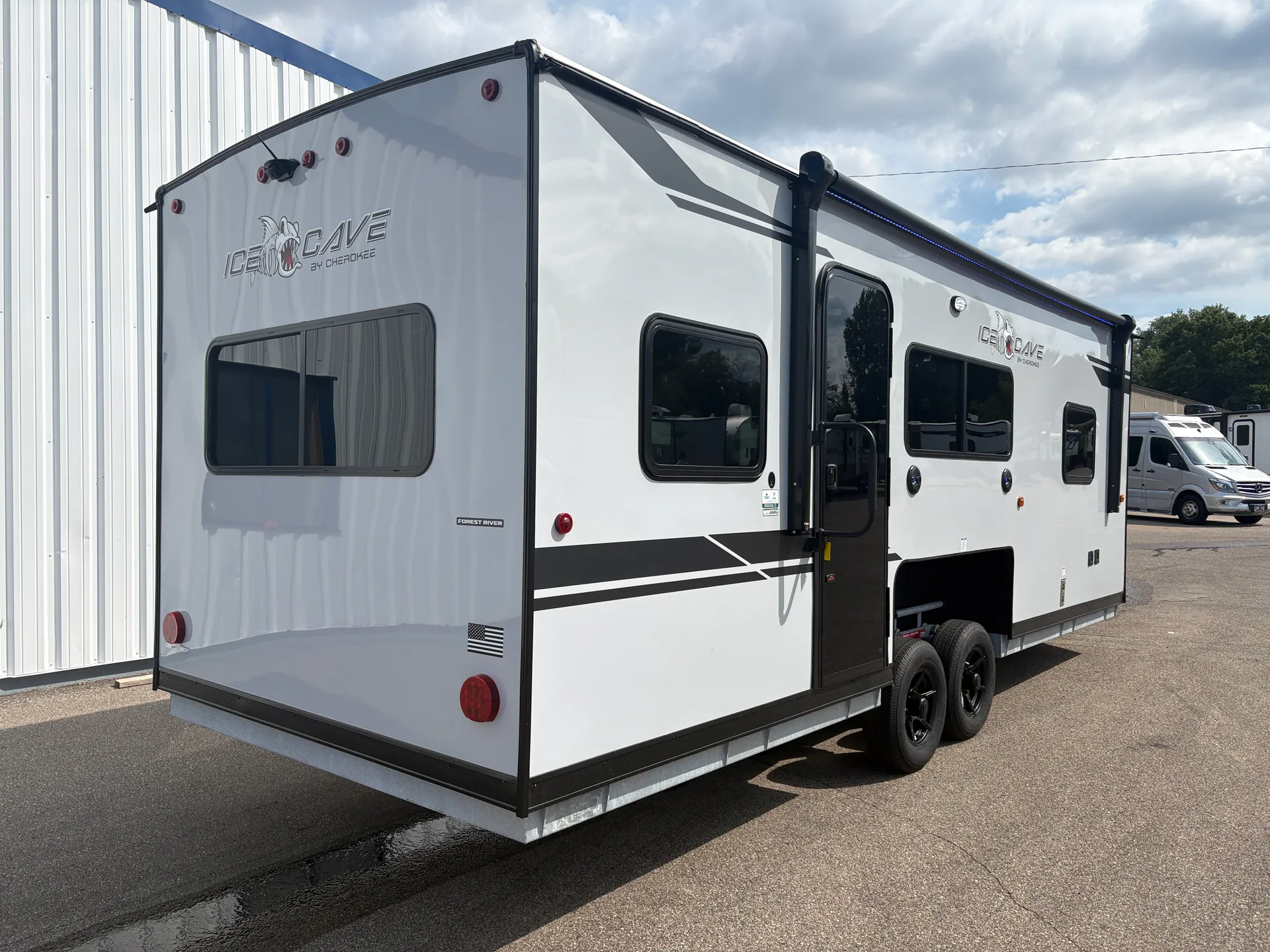 2027 Forest River Cherokee Grey Wolf 21GP - Photo 3