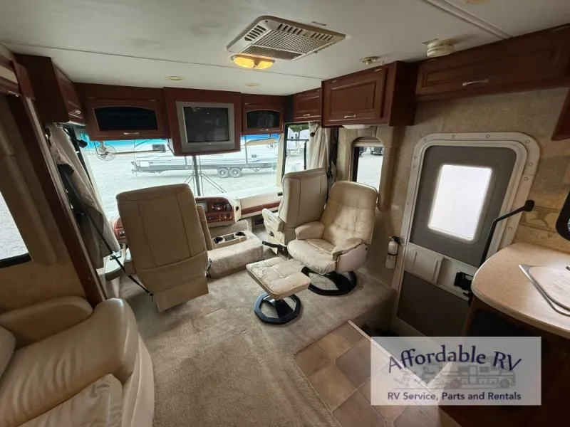 2006 Four Winds RV Hurricane 34B - Photo 4