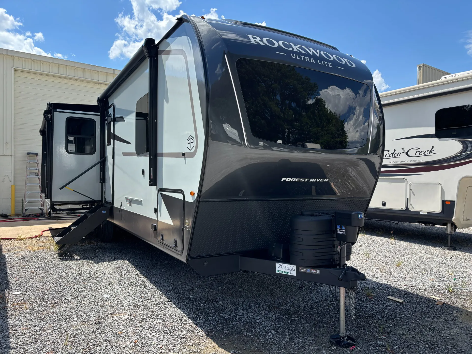 2027 Forest River Rockwood Ultra Lite 2916RL