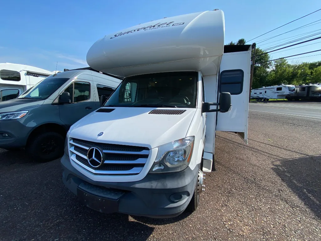 2016 Forest River Sunseeker MBS 2400S - Photo 2