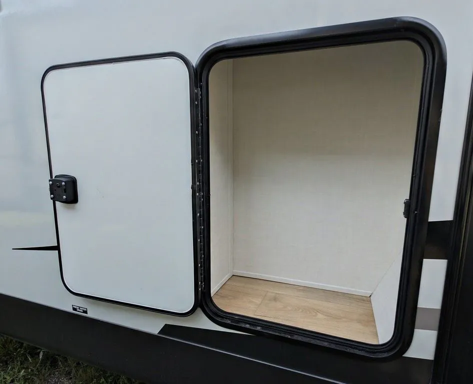 2027 Forest River Rockwood Ultra Lite 2711RK — Photo 6