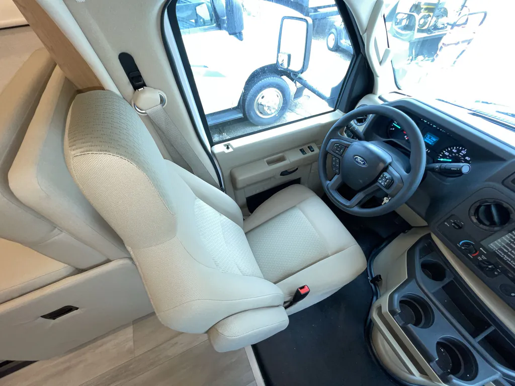 2027 Thor Motor Coach Freedom Elite 31FE, Photos photo 22