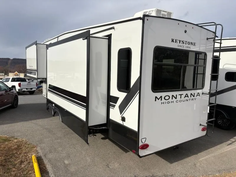 2026 Keystone Montana High Country 295RL - Photo 4