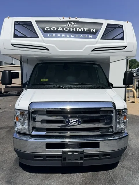 2027 Coachmen Leprechaun 308KB - Photo 3