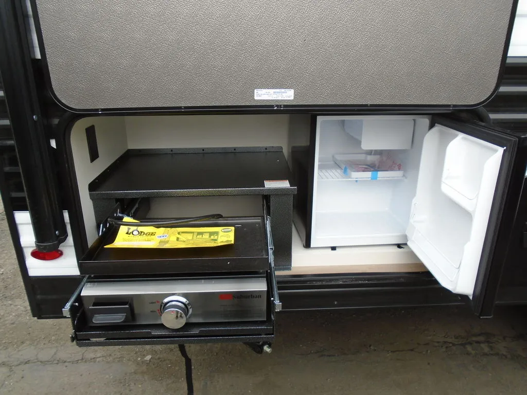 2026 Grand Design Transcend One 161BH - Photo 4