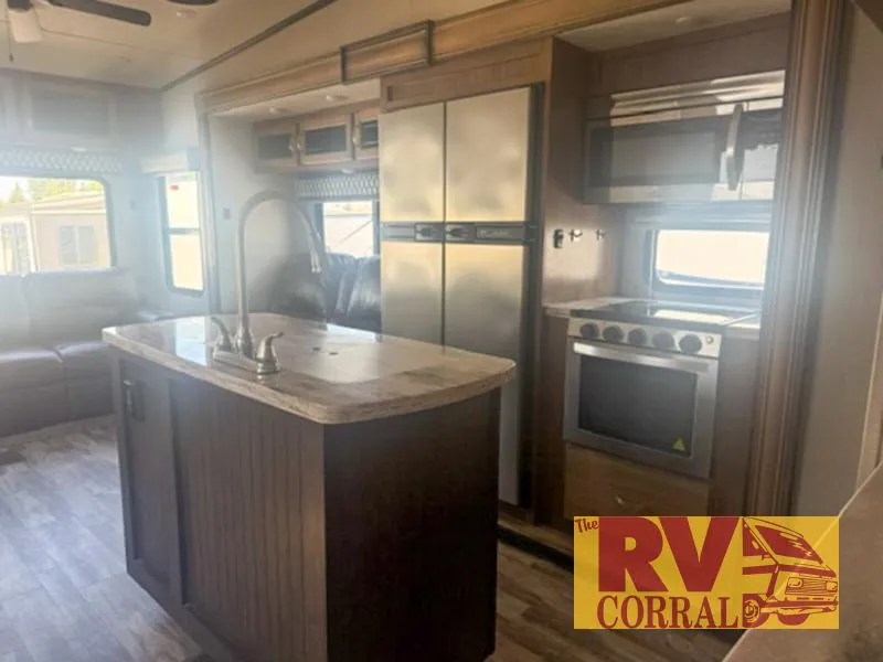 2020 Coachmen Chaparral 298RLS - Photo 4