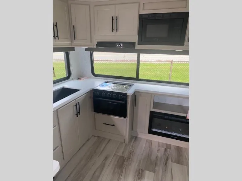 2027 Keystone RV Cougar Sport 2100ML - Photo 4