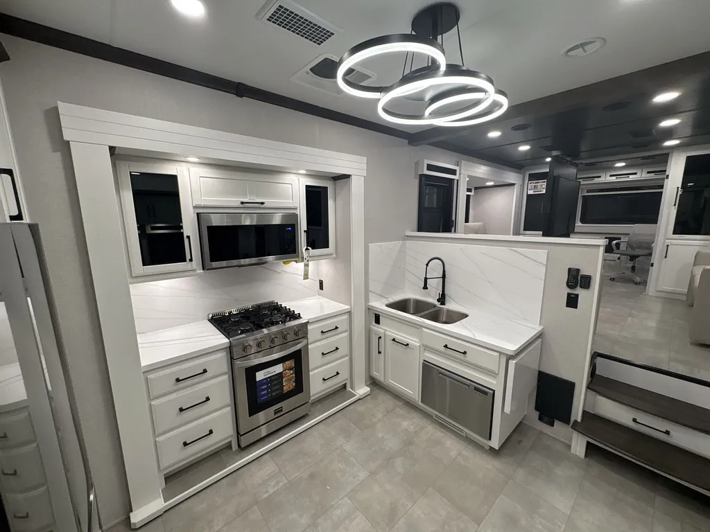 2025 Forest River RiverStone 425FO, Photos photo 5